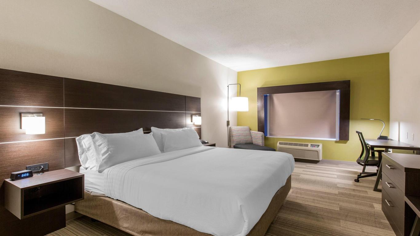 Holiday Inn Express & Suites Chicago West - St Charles