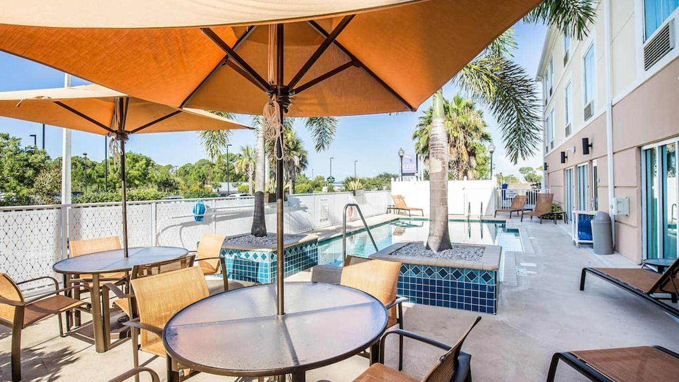Sleep Inn & Suites Port Charlotte-Punta Gorda