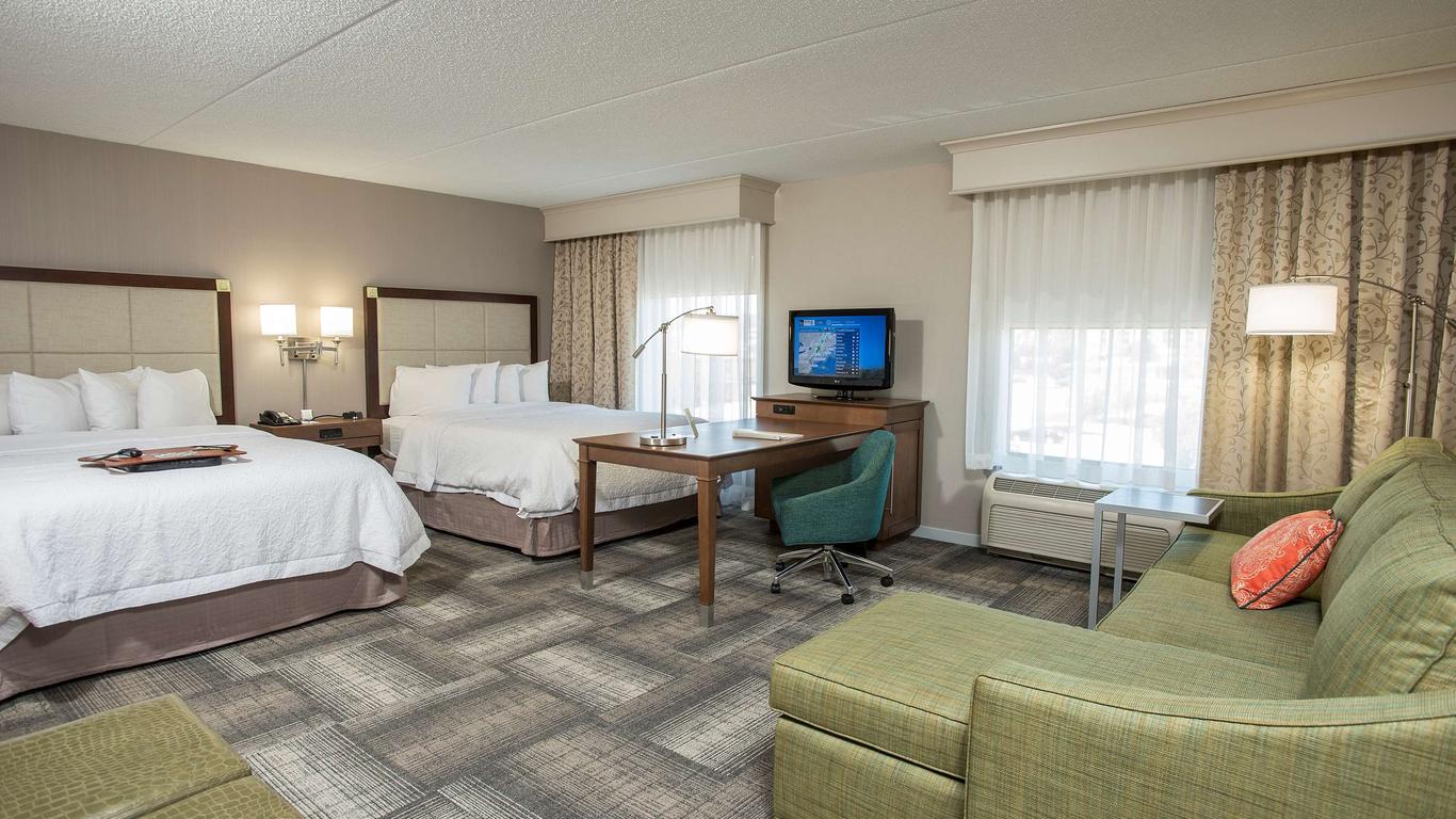 Hampton Inn & Suites Cincinnati-Union Centre