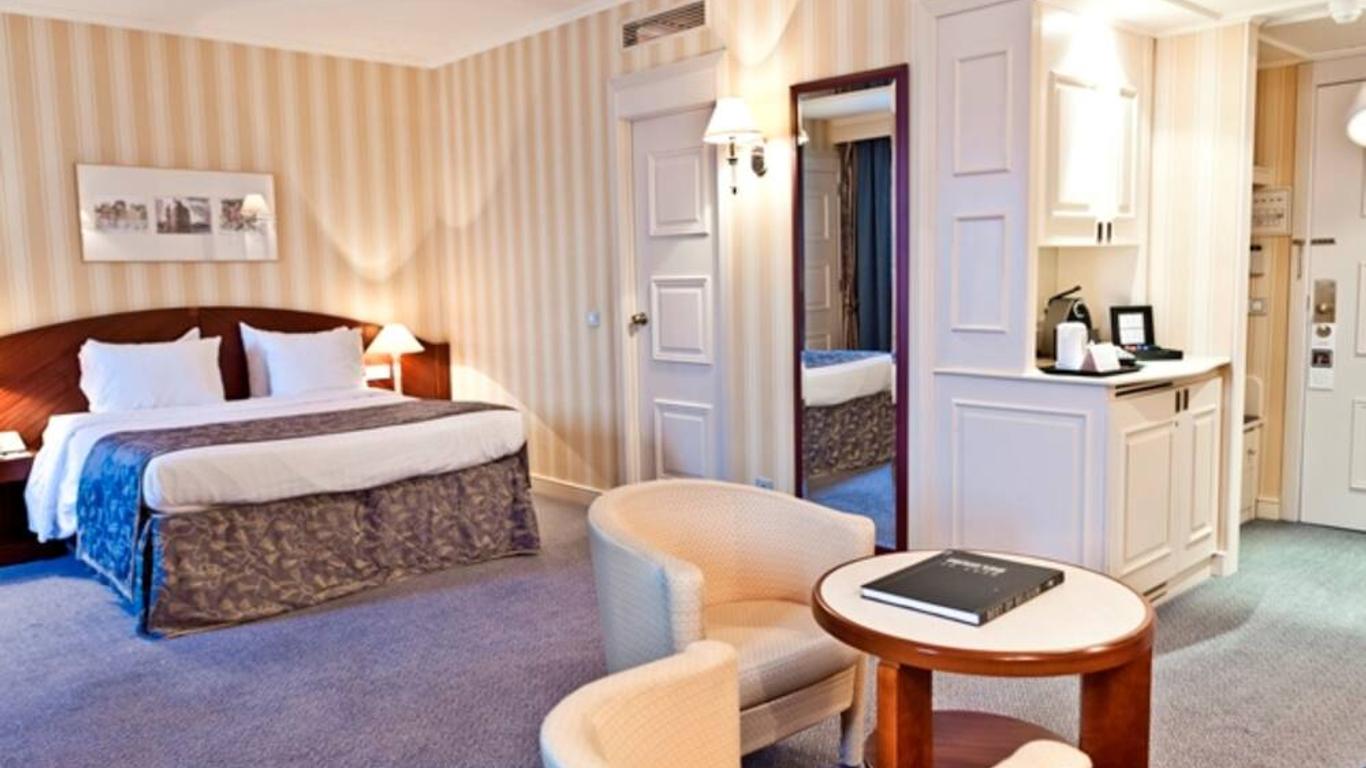 Le Châtelain Boutique Hotel