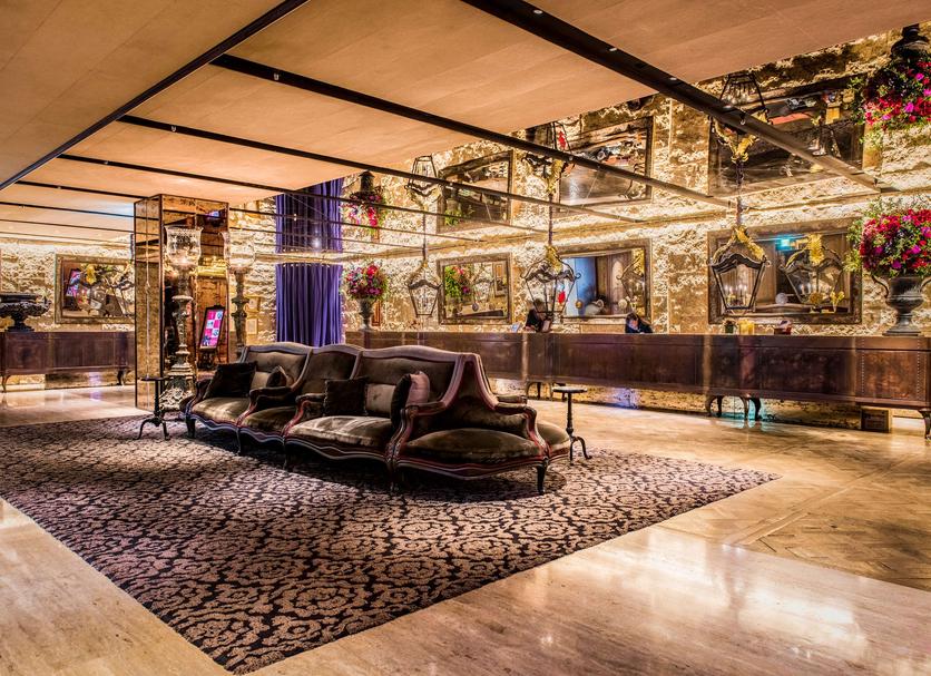 Lobby Foto's