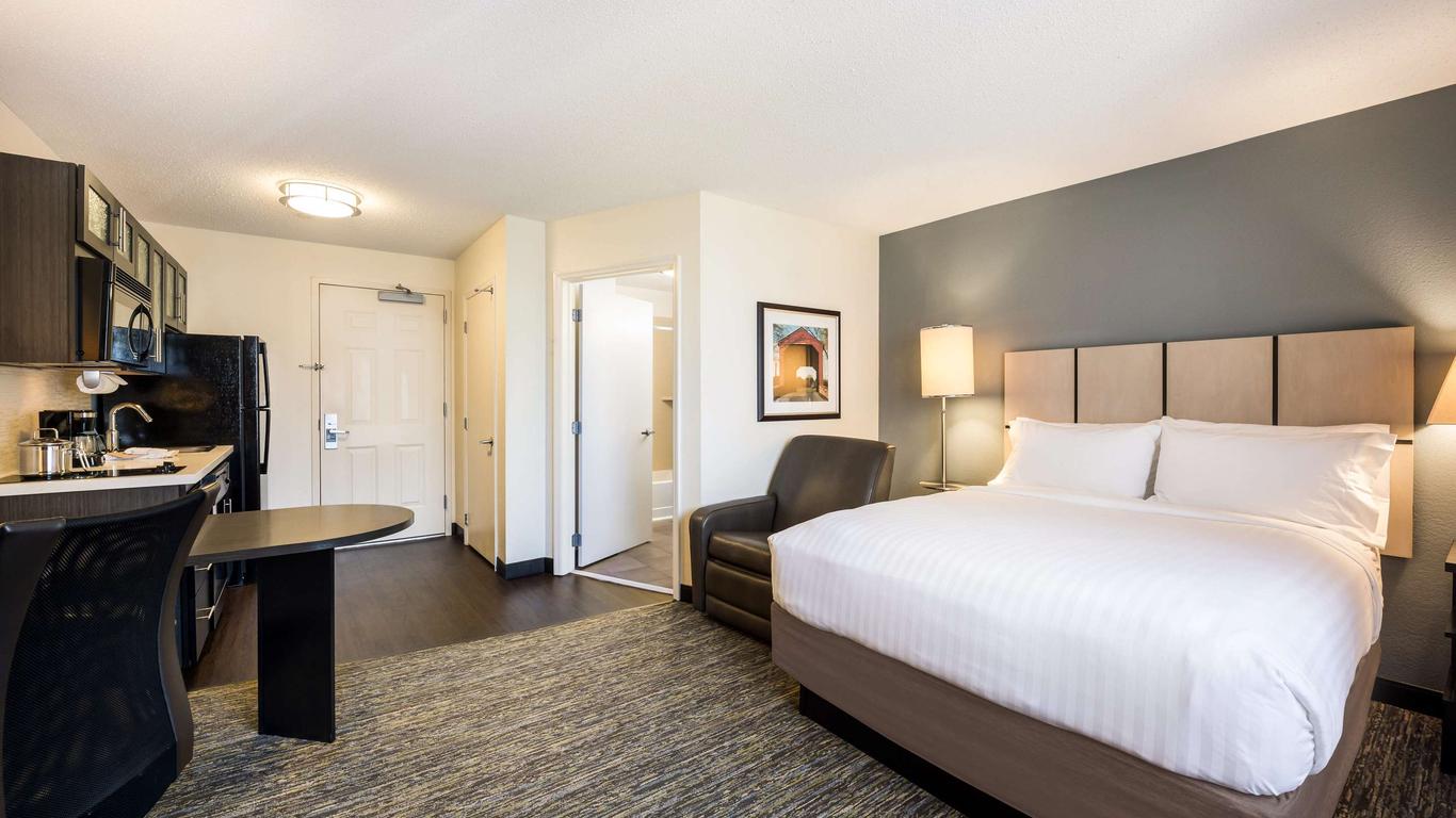 Sonesta Simply Suites Cleveland North Olmsted Airport