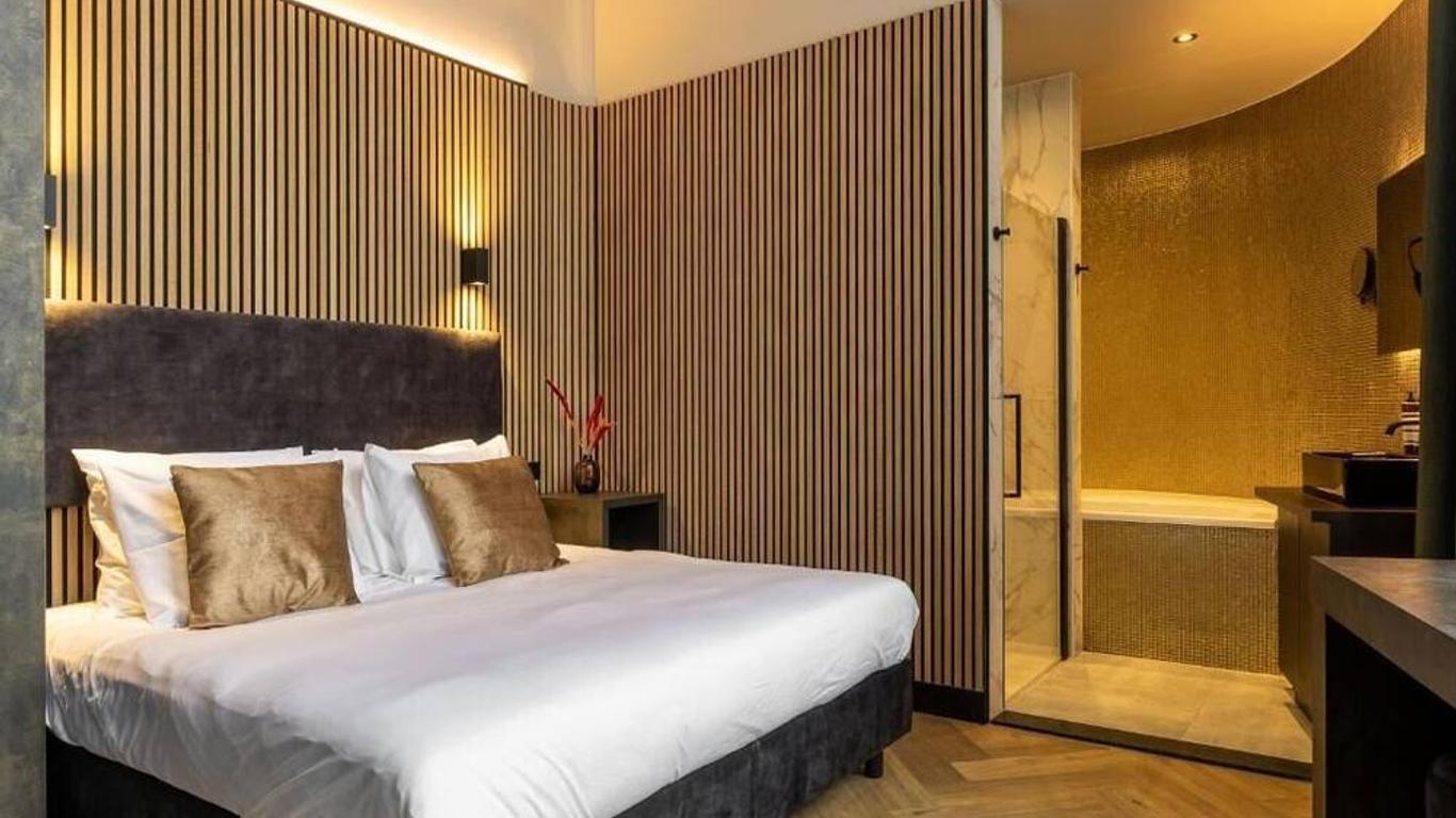 Monument Hotel