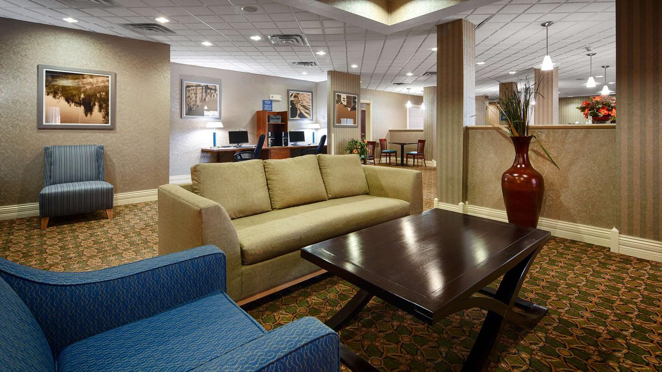 Best Western Plus Kalamazoo Suites