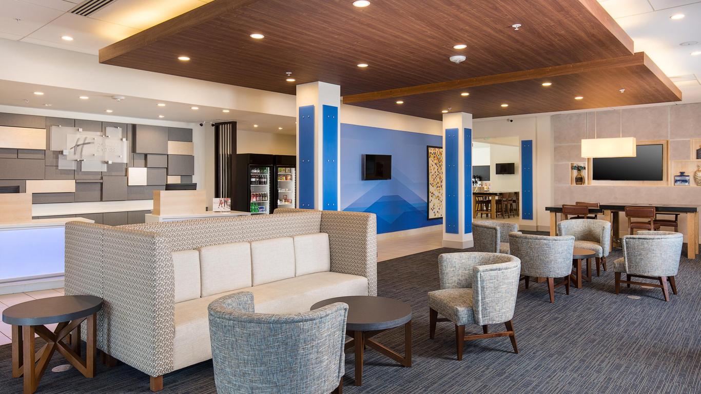 Holiday Inn Express Visalia Sequoia Gateway Area, An IHG Hotel