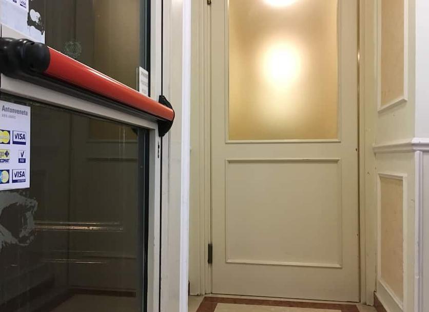 Kamervoorziening Foto's
