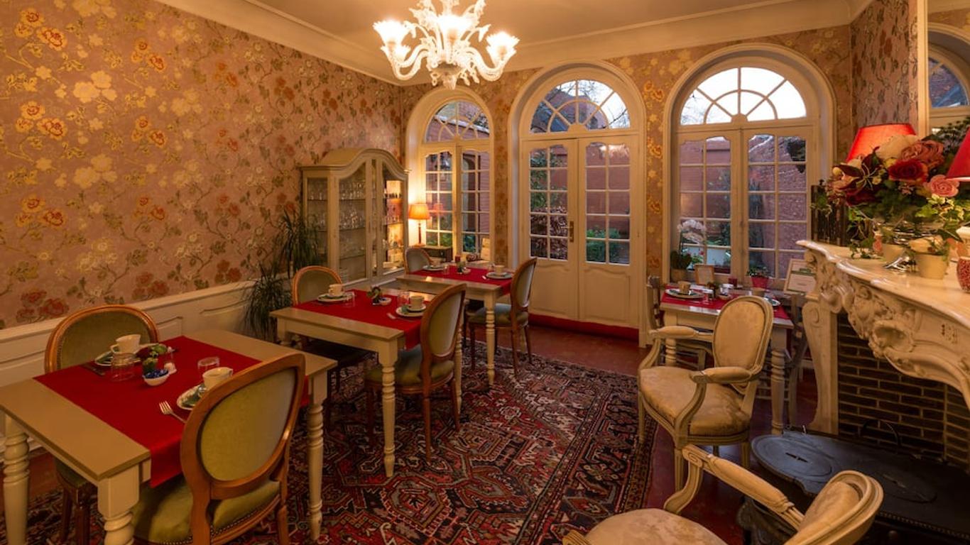 Next Door Bed & Breakfast