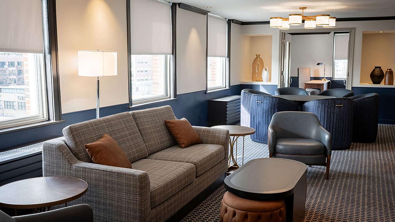 Hilton Orrington/Evanston