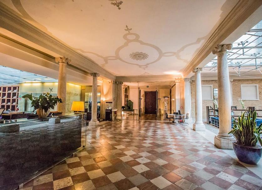 Lobby Foto's