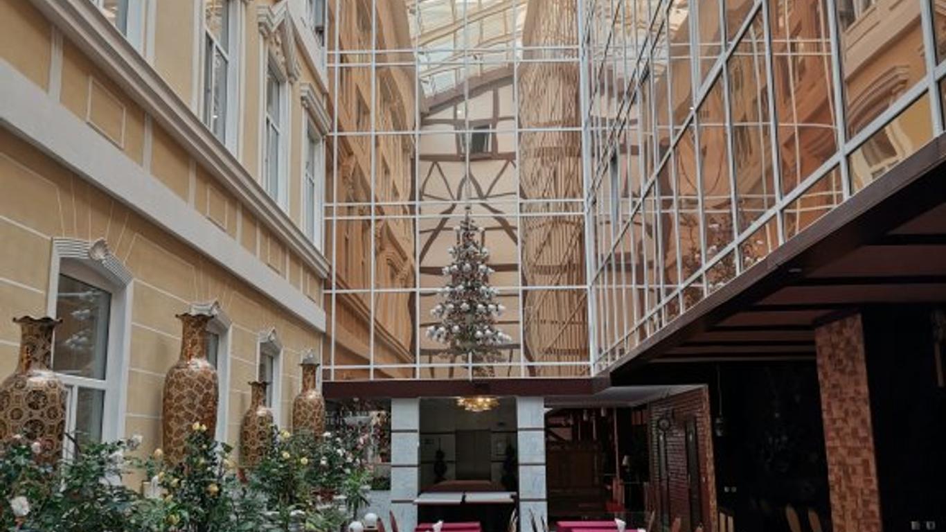 Ufa-Astoriya Hotel