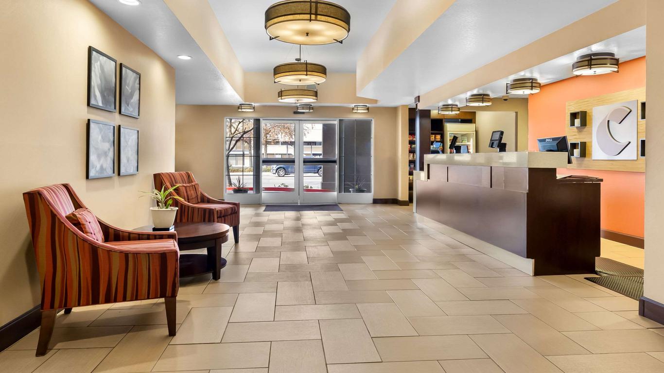 Comfort Suites