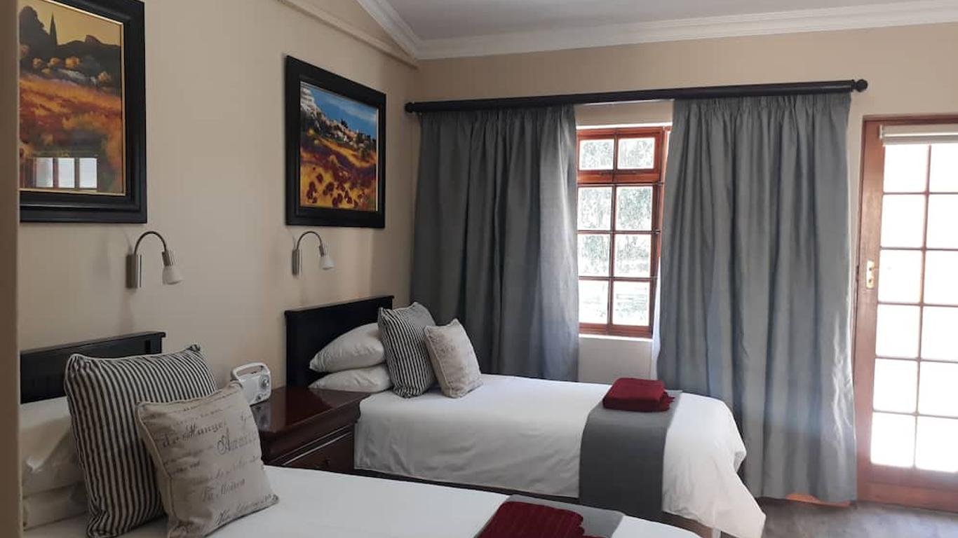 17 On Bird Guest House