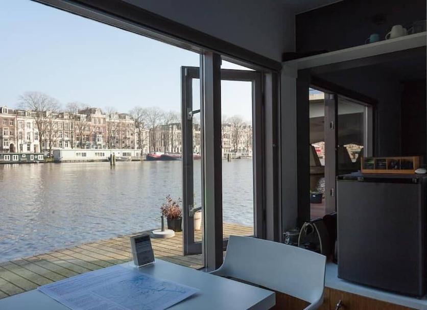 Kamervoorziening Foto's