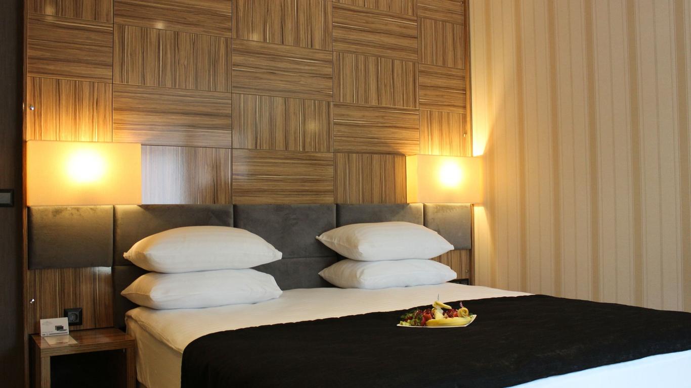 Neba Royal Hotel